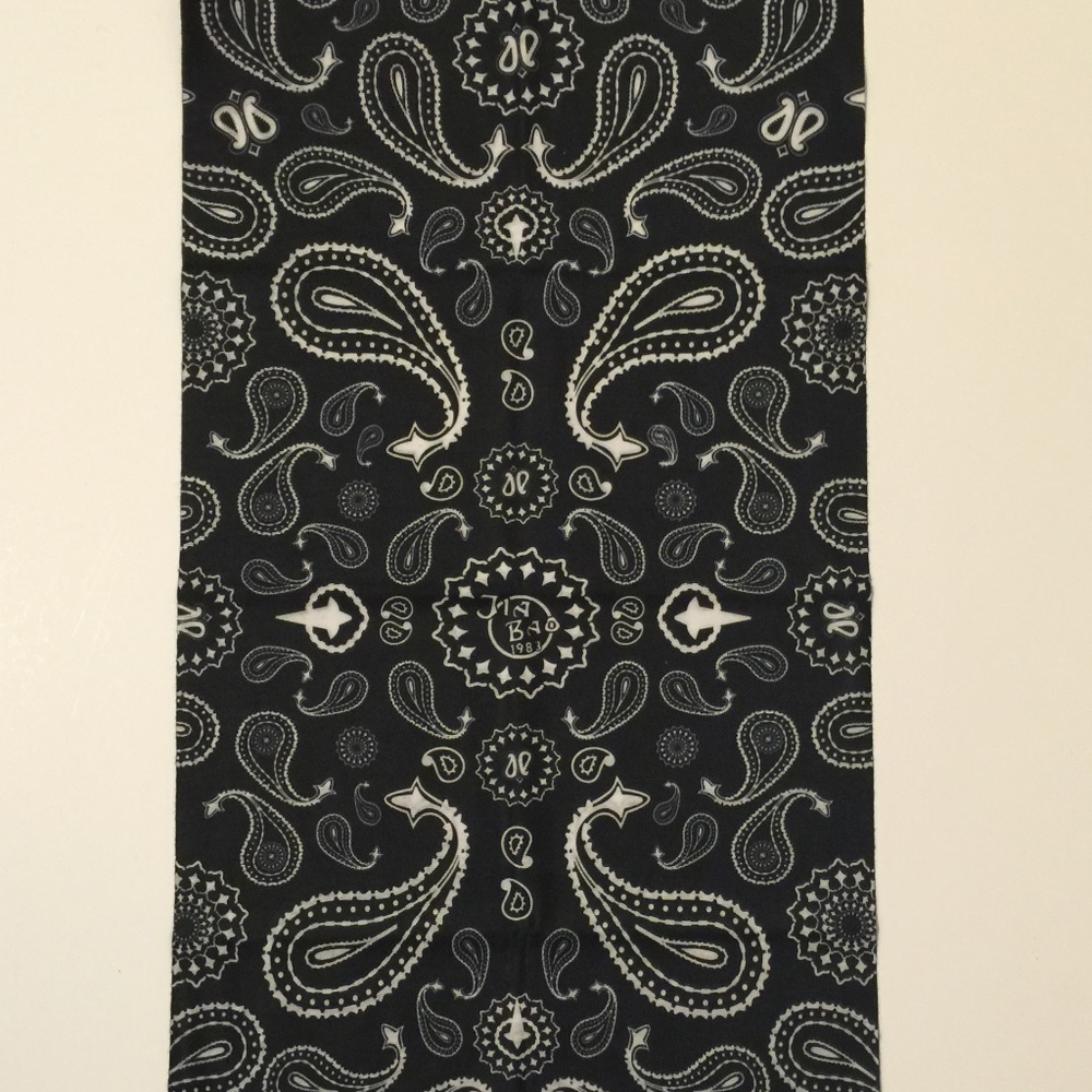 Seamless Headscarf - Black Paisley Pattern
